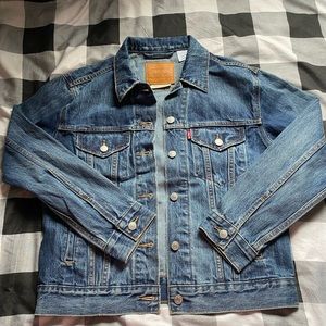 Levi’s dark denim jacket